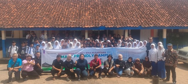 Kelas Bahasa Inggris di Kegiatan Fostering and Empowering the Society - MTS Nurul Huda, Kab. Cianjur