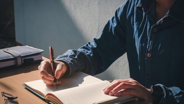 Syarat-Syarat Pemilihan Kata (Diksi)