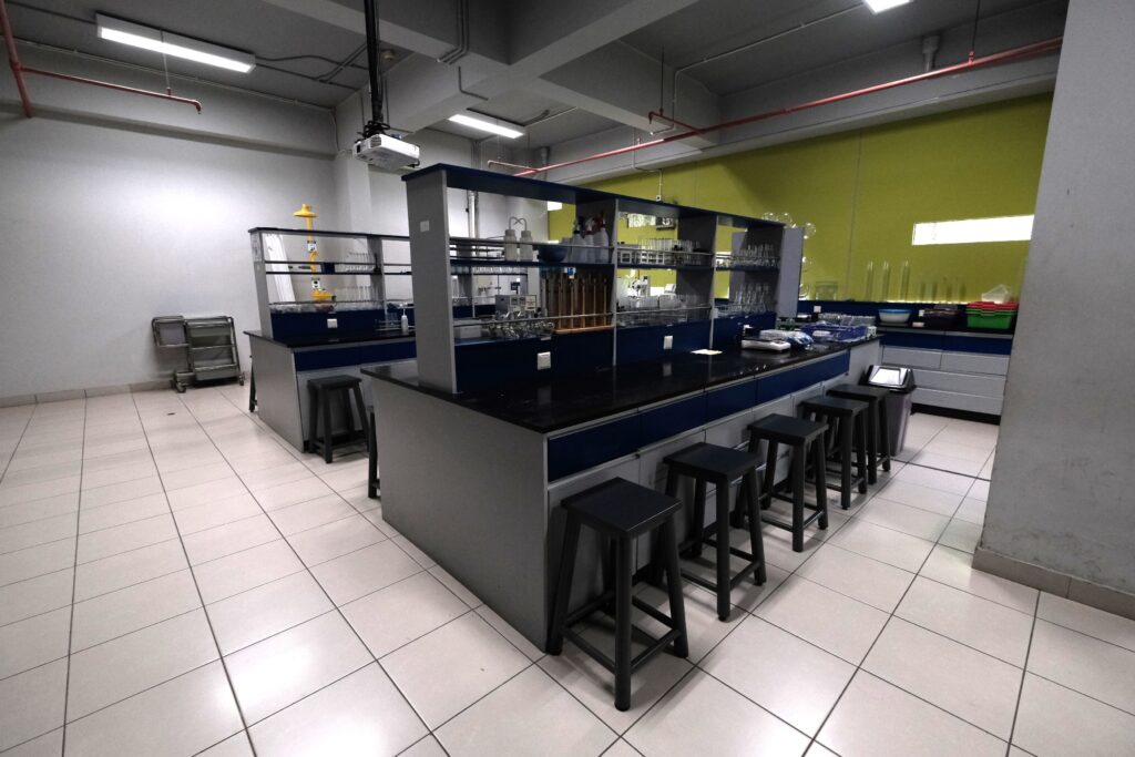 Dari Lab ke Dunia Nyata, Pentingnya Proyek Bioteknologi sebagai Penghubung Penelitian dan Industri