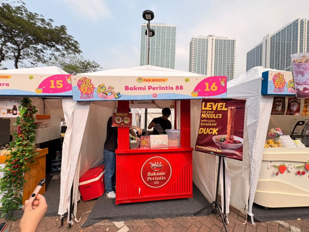 Mengembangkan Ide Menjadi Bisnis, Mahasiswa BINUS Bawa Bakmie Perintis 88 ke LB Fest 2026