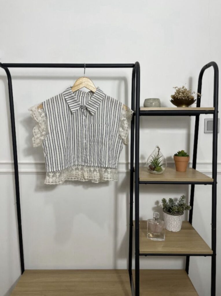 Trevie - Vest Cropped Tale