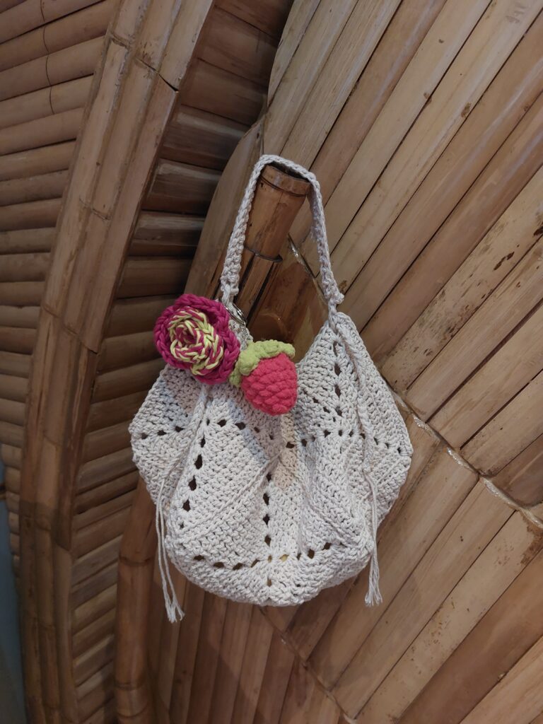 Studio:sokku - Dumpling crochet bag with assorted keychain