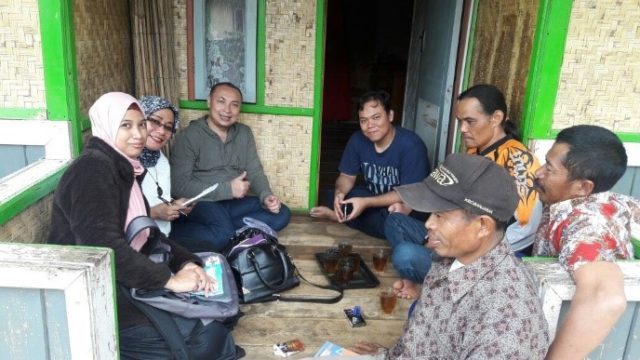 berbincang dengan warna