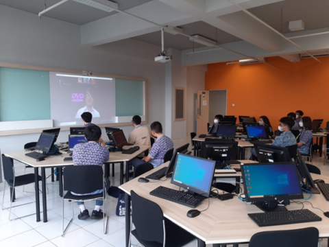 Creation Signtech dan Trial Class Computer Science Bandung