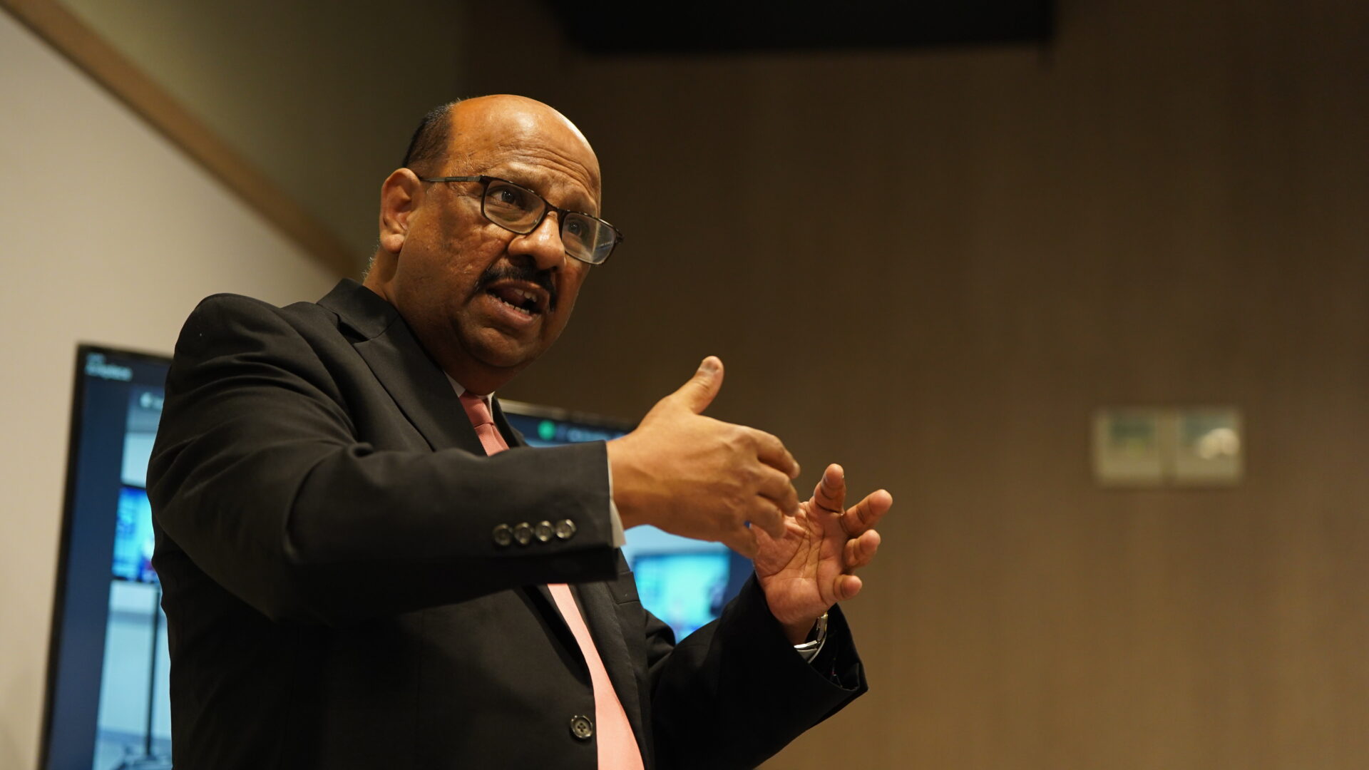 Menjelajahi Etika Bisnis di Era Digital Bersama Prof. Badrinath Rao ...