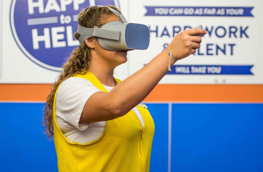 Virtual Reality Mengubah Cara Pandang Pelatihan Karyawan Walmart