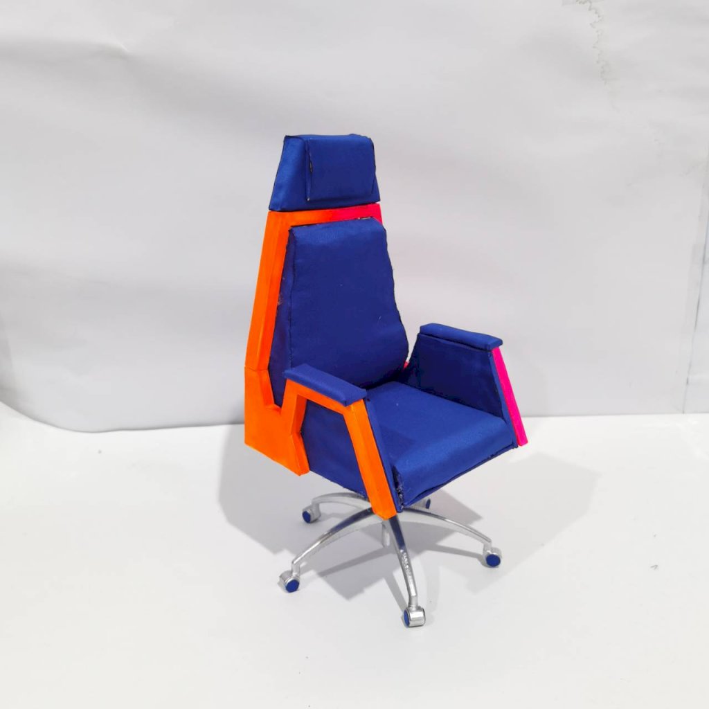 LAXY CHAIR