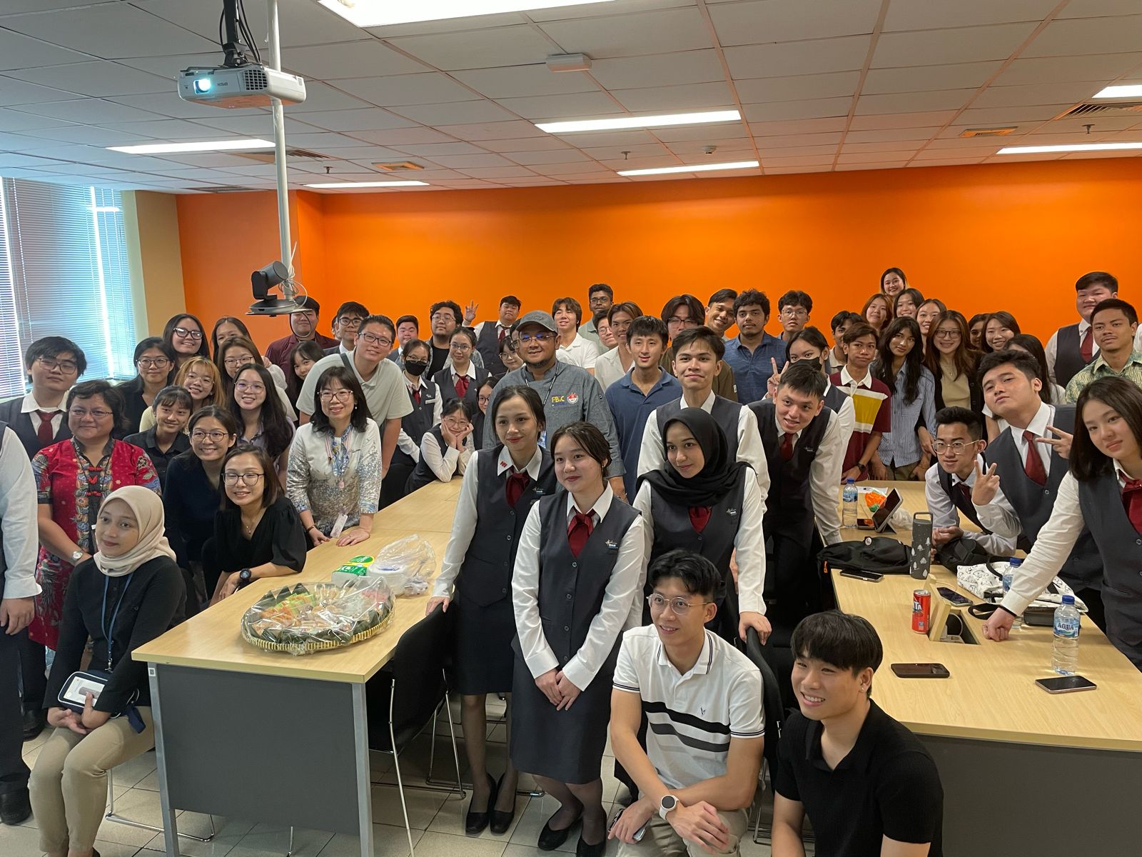 Delegasi Mahasiswa NUS ke BINUS University