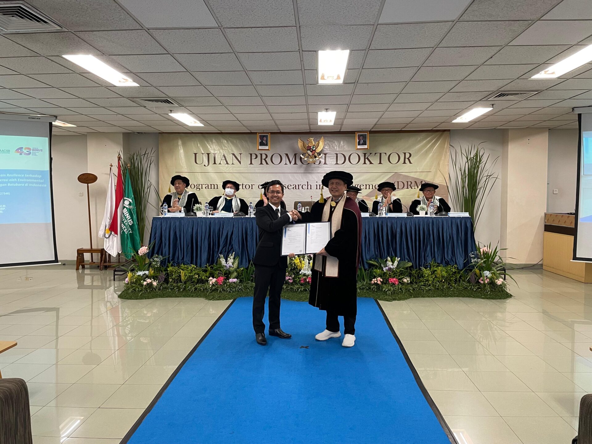 Dr. Widhi Setya Wahyudhi Lulusan Summa Cumlaude Program Doctor of Research Management