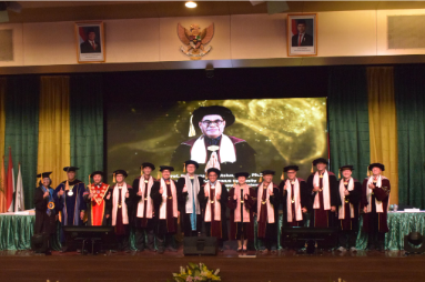 BINUS University Kukuhkan Prof. Drs. Tuga Mauritsius sebagai Guru Besar di Bidang Decision Support System