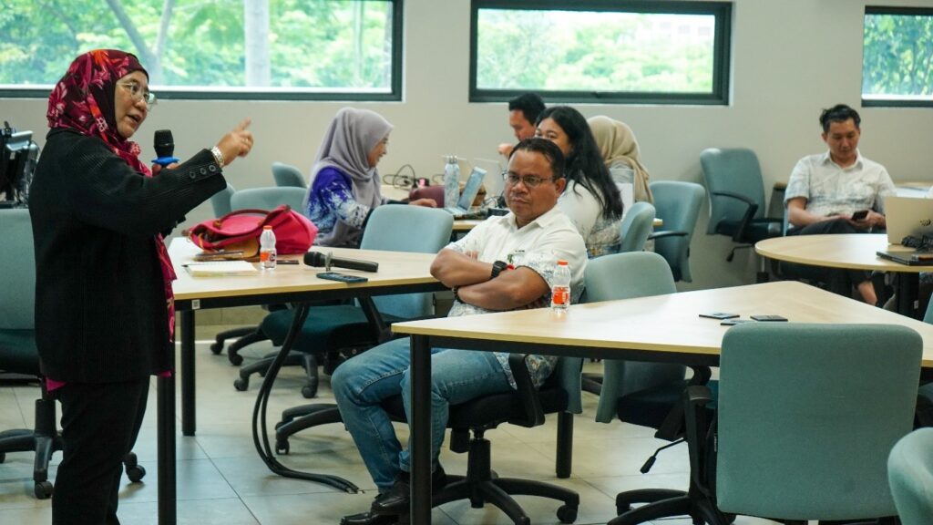 BINUS Malang Gelar Workshop “AI for Future-Ready Education” untuk ...