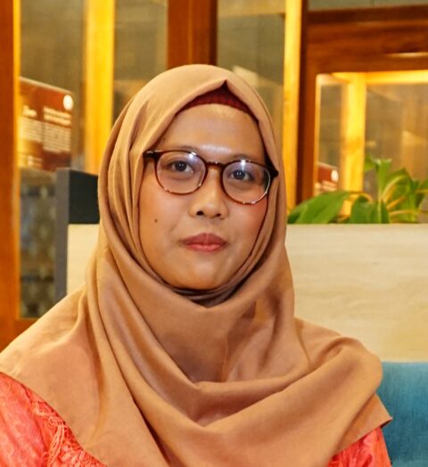 Wahyu Kurnia Dewi, S.Sn., M.Sn