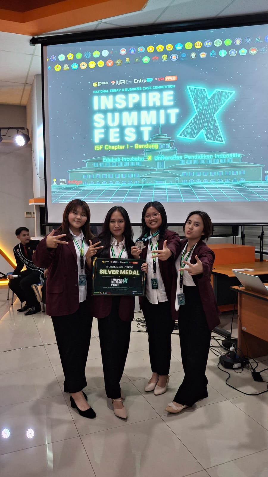 Mahasiswa BINUS @Malang Menjadi Juara 2 Kategori Case Teknologi InspireX Summit Fest (ISF) 2025