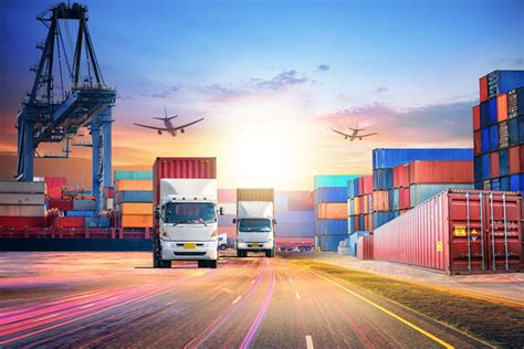 Mengapa Logistik Jadi Kunci Sukses Perdagangan Indonesia di 2025?