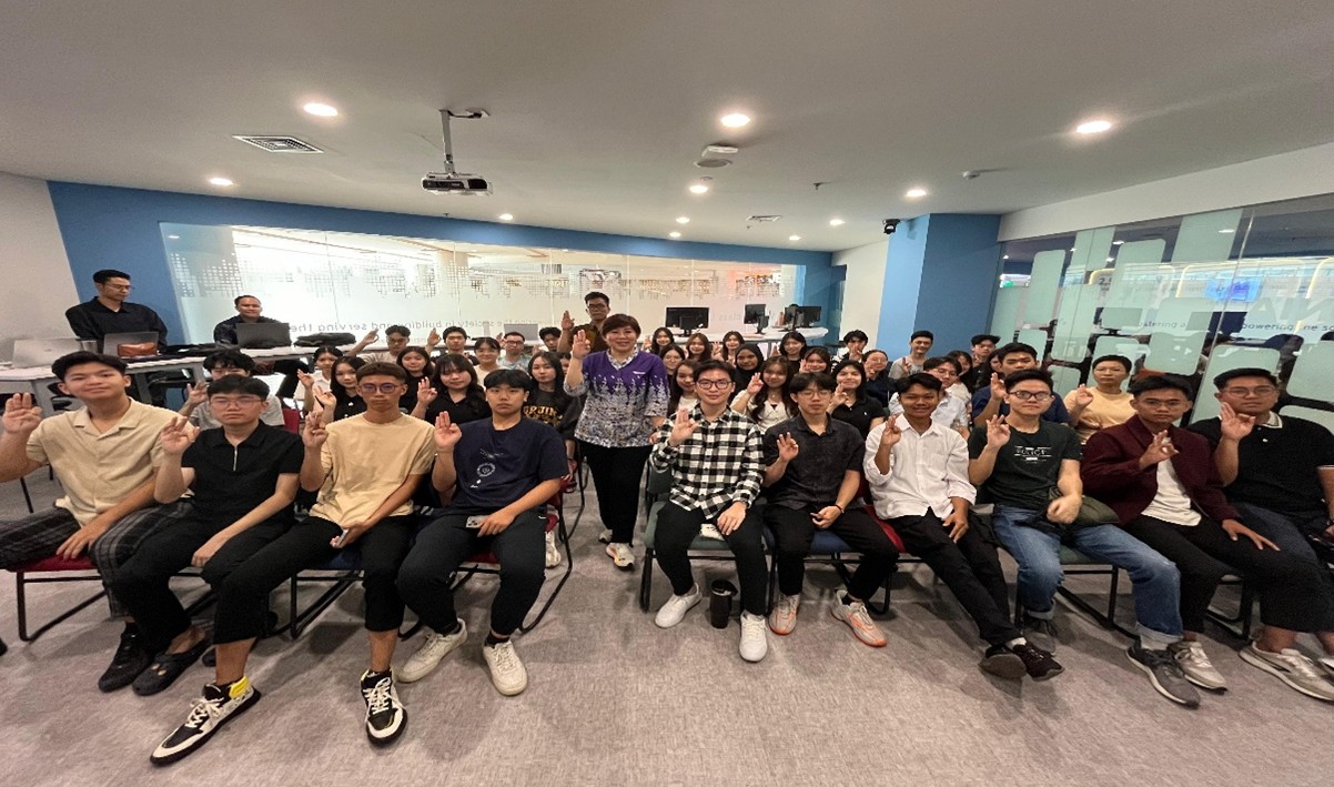WELCOME THE FUTURE OF INTERNATIONAL TRADERS