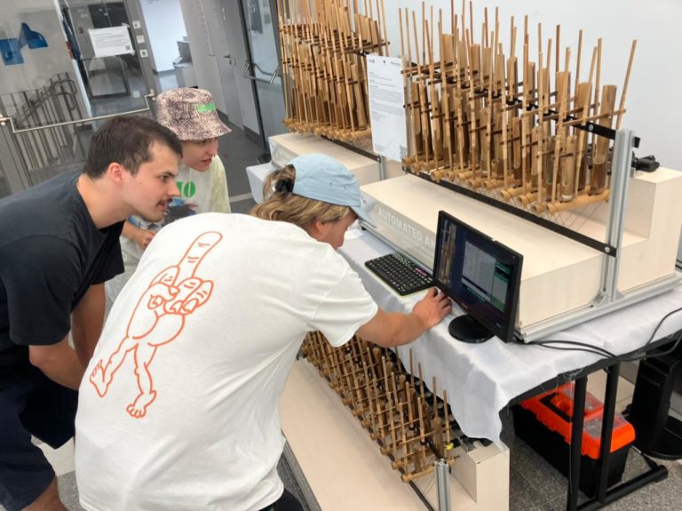 Mendunia, Angklung Otomatis ciptaan BINUS dipamerkan di Festival Ars Eletronica di Austria