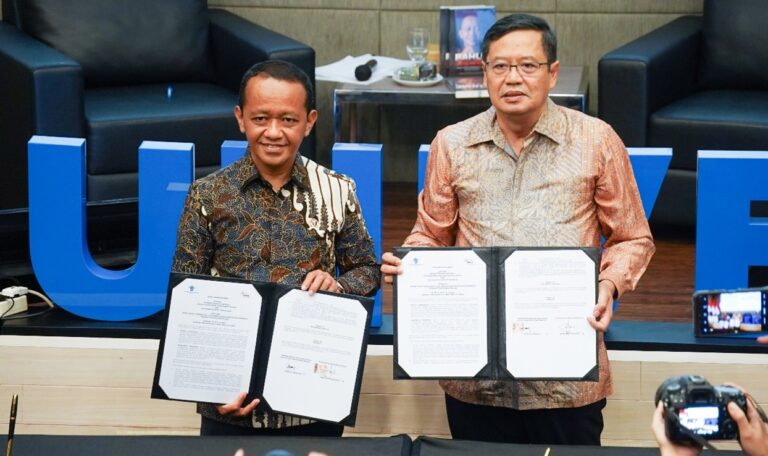                            Foto: Penandatanganan MOU oleh Menteri Investasi/Kepala BKPM, Bahlil Lahadalia dan Rektor BINUS UNIVERSITY, Prof. Harjanto Prabowo
