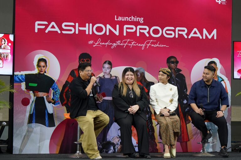 Dukung industri fashion Indonesia, BINUS UNIVERSITY resmi luncurkan fashion program serta menggelar talkshow bertema “From Passion to Fame”.