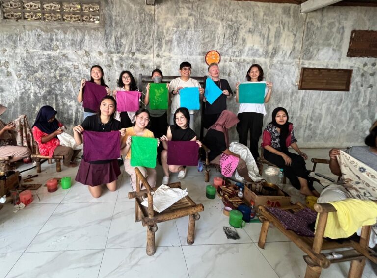 Mahasiswa Fashion Program BINUS UNIVERSITY Lakukan Immersion Trip ke Pekalongan: Mendalami Budaya, Menghidupkan Warisan dalam Karya
