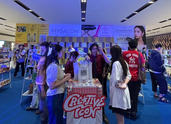 DKV Creative Advertising BINUS UNIVERSITY Hadirkan Pameran Creative Icon di Mall Taman Anggrek