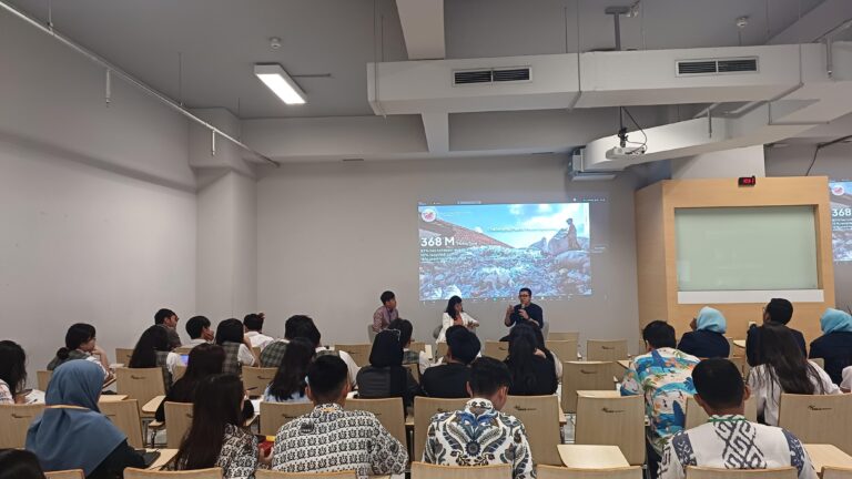 Peran Inovasi Bioteknologi BINUS University dalam Mendukung SDG’s melalui Eco-Enzyme dan Kompetisi Inovasi Siswa