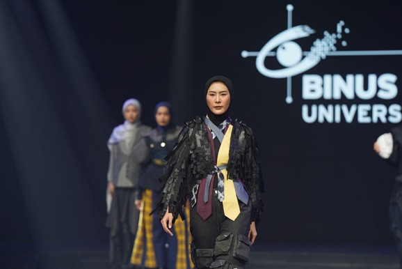 IN2MOTION Fest 2025: Program Fashion BINUS University Tampilkan Kreativitas Lewat Fashion Show “Threads of Freedom”