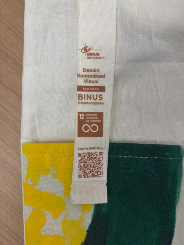 Dari Rekor MURI Menjadi Karya Berkelanjutan: BINUS @Kemanggisan Ubah Lukisan 23 Meter Jadi Totebag Ramah Lingkungan