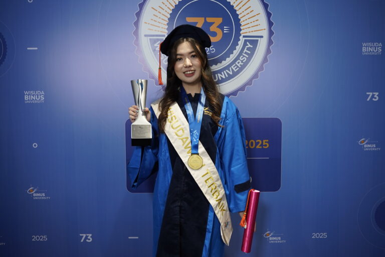 Ketika Kreativitas dan Ketekunan Bertemu: Kisah Christina Menyelesaikan Studi di BINUS @Bandung