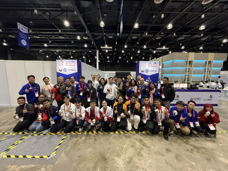 Peran Binusian dalam Pengembangan Talenta Digital Indonesia di WorldSkills ASEAN & Asia 2025